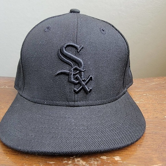 New Era 59Fifty Kids Cap Chicago White Sox All Black Fitted Hat Size 6½ Blackout - Picture 1 of 9